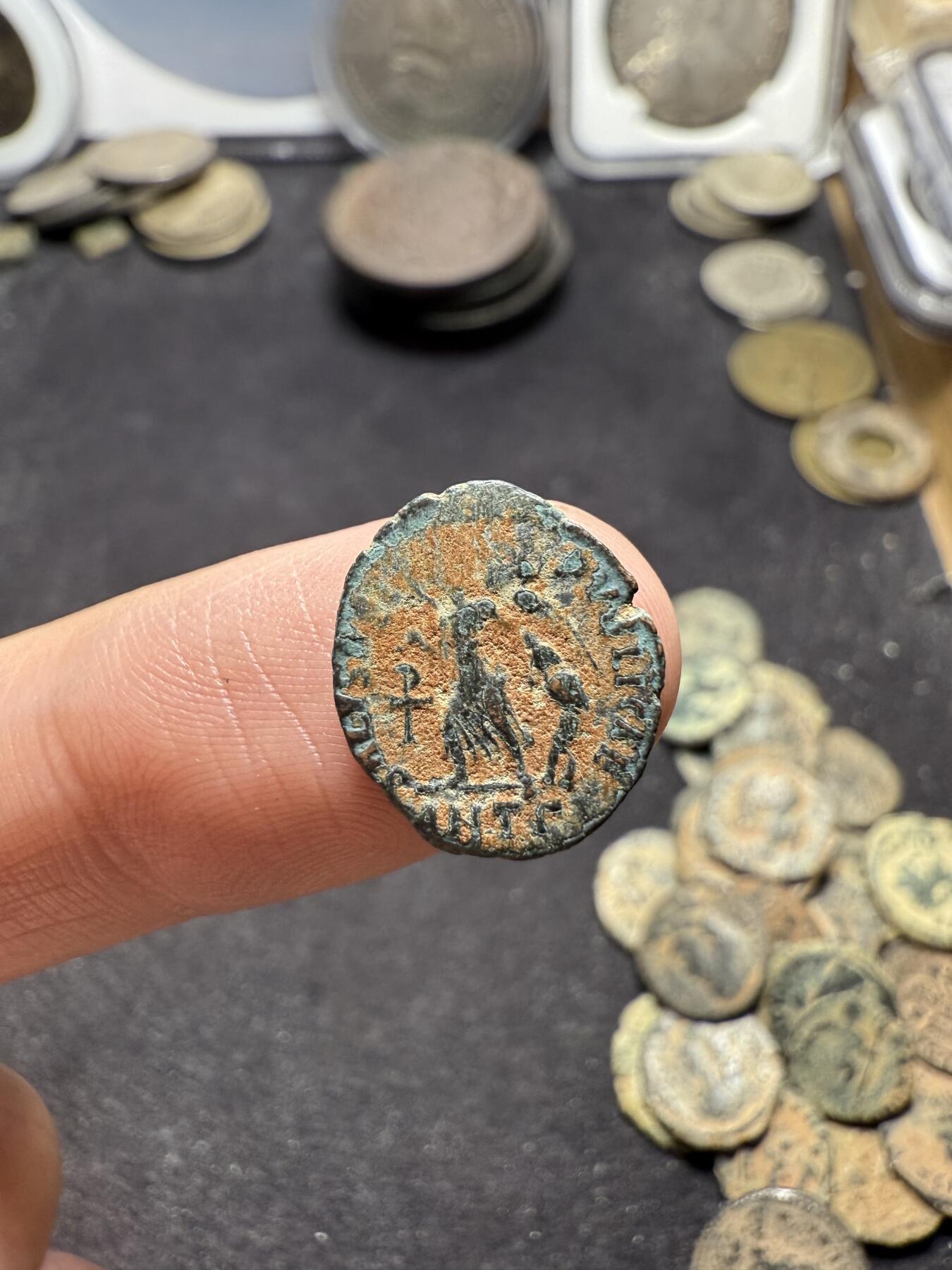 南宋泉阁俄币 外币 国币 专场第八期 古罗马 公元383-408年 东罗马皇帝 阿卡狄乌斯蛮族俘虏小铜币 背逆