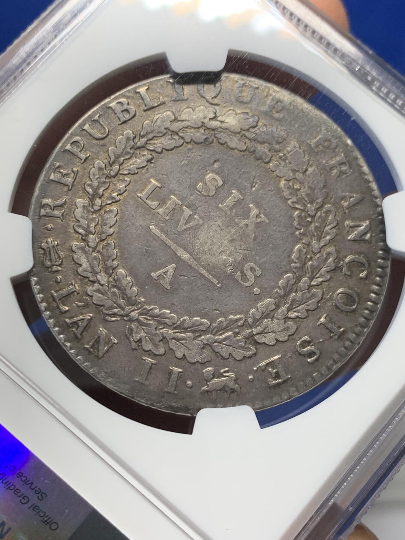 《竞宝斋》第366场 周日，周一 2场连拍 （全场包邮） NGC VF35 天使埃居法国1793年A国民公会时期6里弗尔 原状态实物观感不错 打制好整体美观