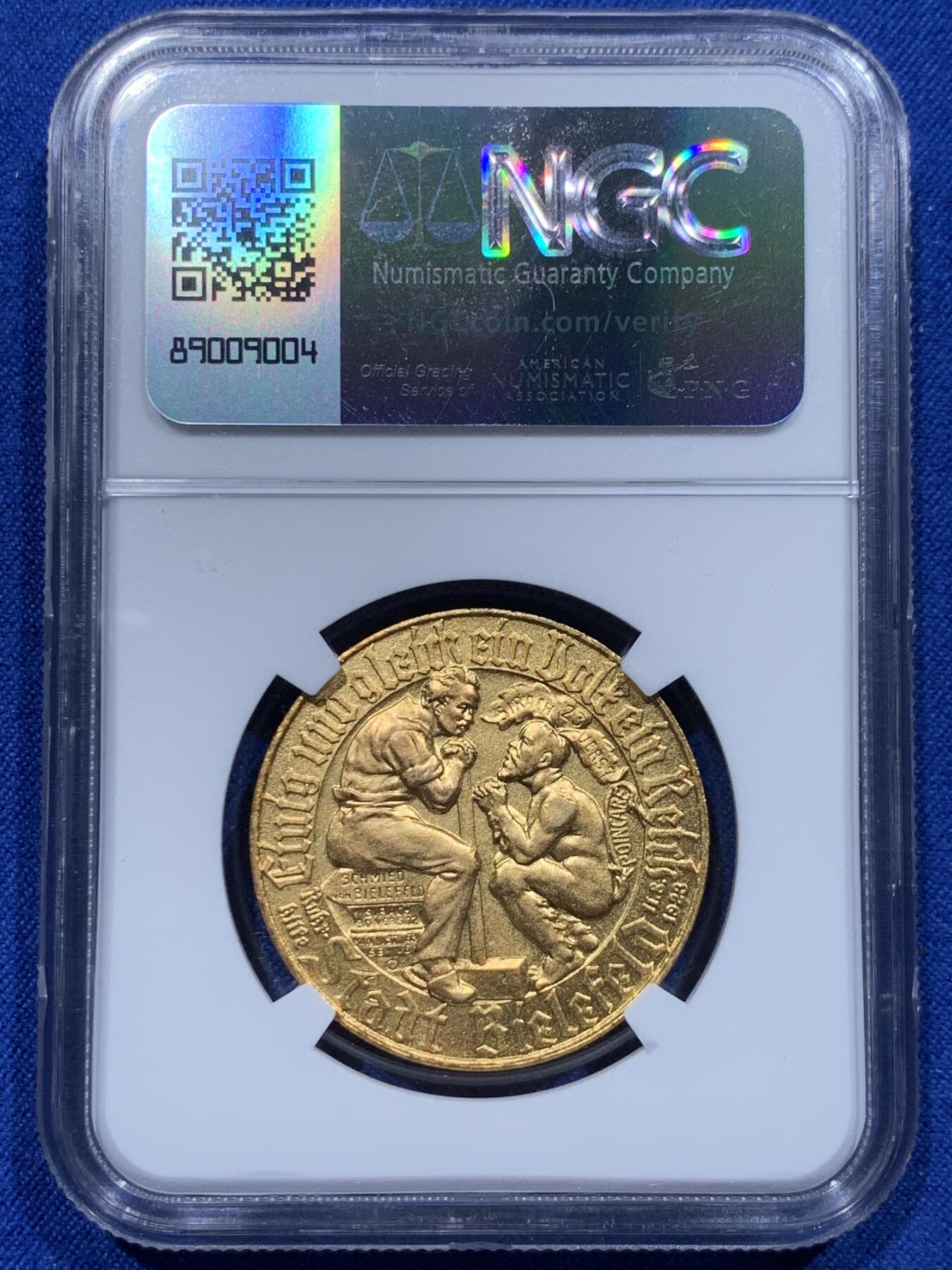 《竞宝斋》第366场 周日，周一 2场连拍 （全场包邮） NGC MS64 德国1923年德紧比勒菲尔德1金马克镀金铜币