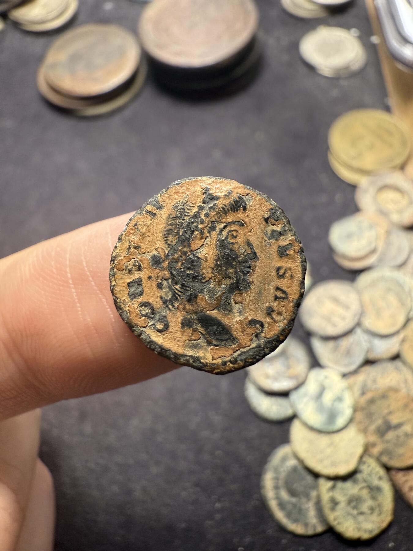 南宋泉阁俄币 外币 国币 专场第八期 古罗马 公元337-340年 君士坦丁二世小铜币 士兵守护军旗 细节还行