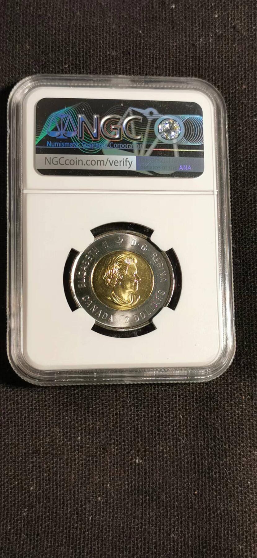 刘世昌艺术品销售中心～虎踞龙蟠*金杨在线联拍群第510期 加拿大2021年“胰岛素发现百年”2元双金属纪念币（NGC    MS66    串号：6412532-028）1枚。