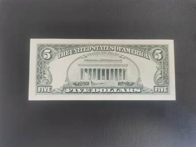 美国纸币 小头版5美元 1988年A版 全新UNC 美国纸币 小头版5美元 1988年A版 全新UNC
