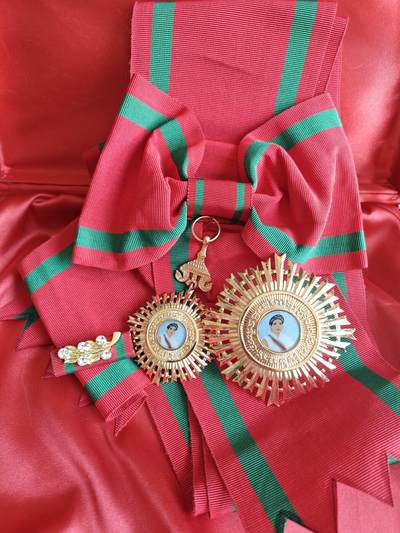 韵星假日拍卖第十二期 越南、东德小精品专场-- Rimey Holidays Auction 12（DDR & Việt Nam Special) - 柬埔寨王国大十字级太后勋章带盒略一套