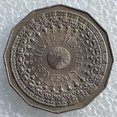 第一海外回流一元起拍收藏 散集专场. 第191期 - 澳大利亚1977年50分异形纪念币 女王登基25周年