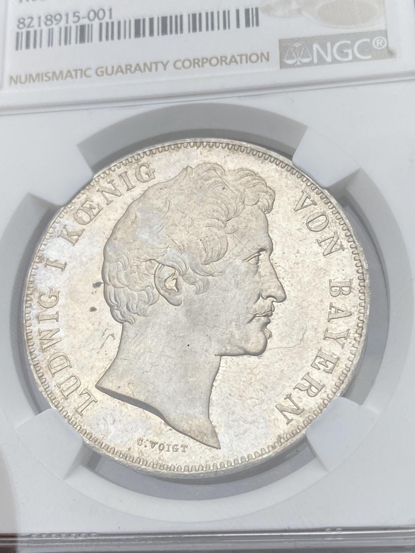 万国钱币拍卖第044期 NGC MS64PL 1838年德国巴伐利亚路德维希一世行政区域划分历史2泰勒 1838年1月1日起 巴伐利亚王国启用新行政区划 路德维希一世发行2T加以纪念 其环绕背面八个月桂花环文字是新划分八个行政区域的名称 中心铭文“王国区划恢复至历史根基|1838” 实物BU级别状态 浓厚的精制类镜面质感 实属顶级的一枚巴伐利亚历史系列