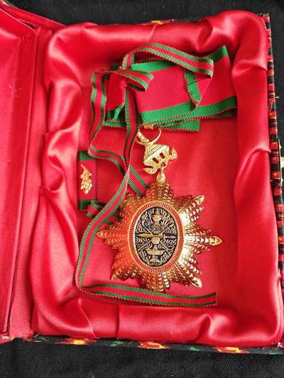 韵星假日拍卖第十二期 越南、东德小精品专场-- Rimey Holidays Auction 12（DDR & Việt Nam Special) - 柬埔寨王国指挥官级皇室勋章带原盒、略全套