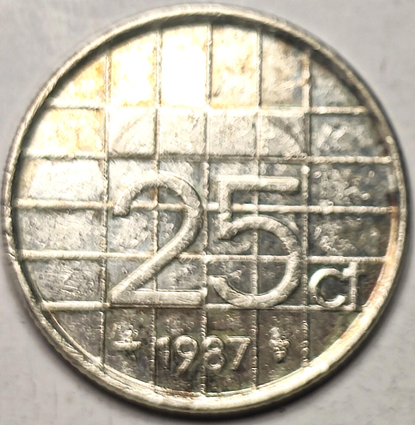 泉币菌-第14场-中外散币乐园 荷兰1987年25分 贝娅特丽克丝女王 锤钻暗记 镍币  19mm