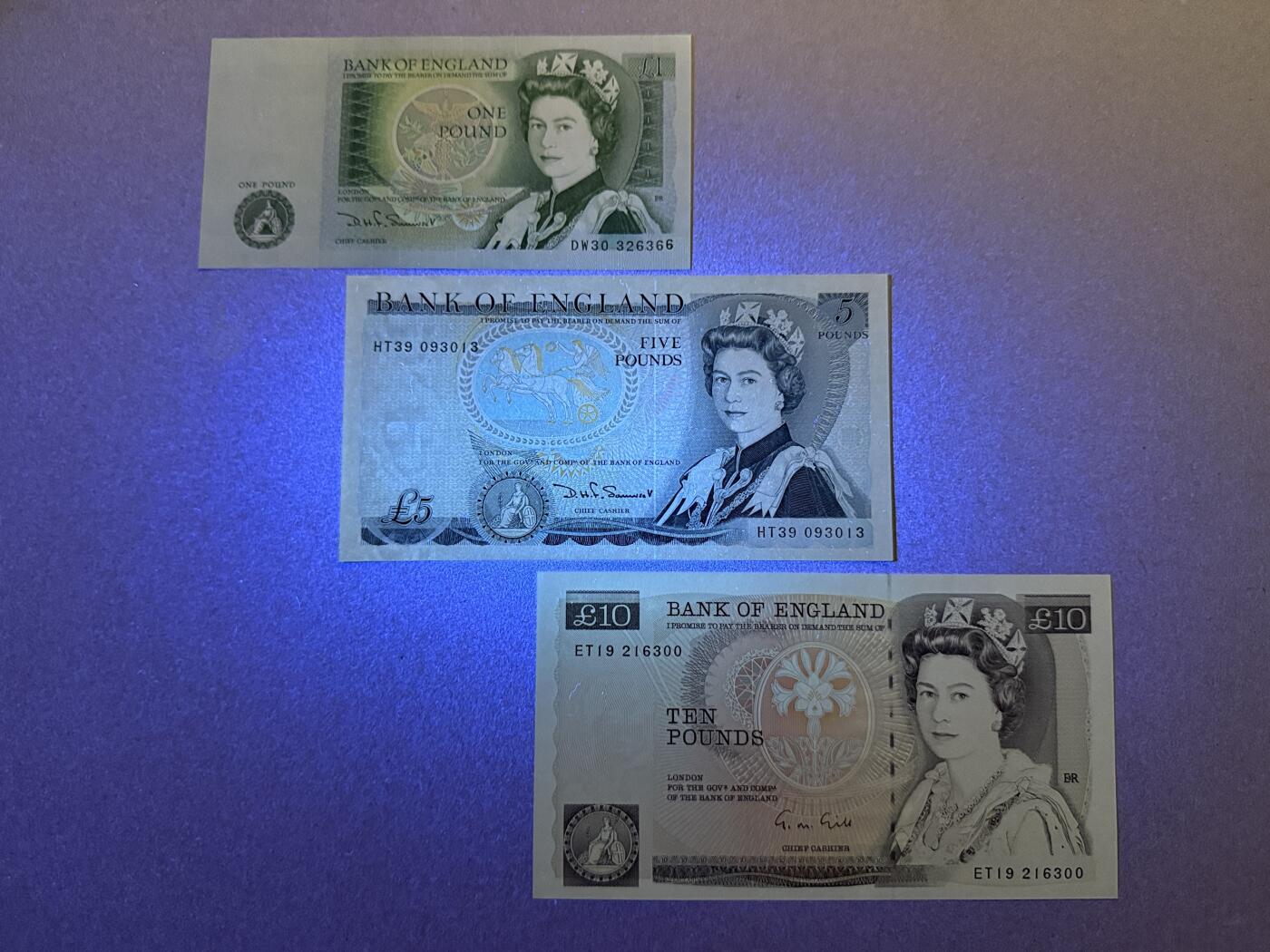 《艾美收藏》第193期-周日外币精品百拍 英格兰1、5、10镑3张 UNC D序列 全程无47