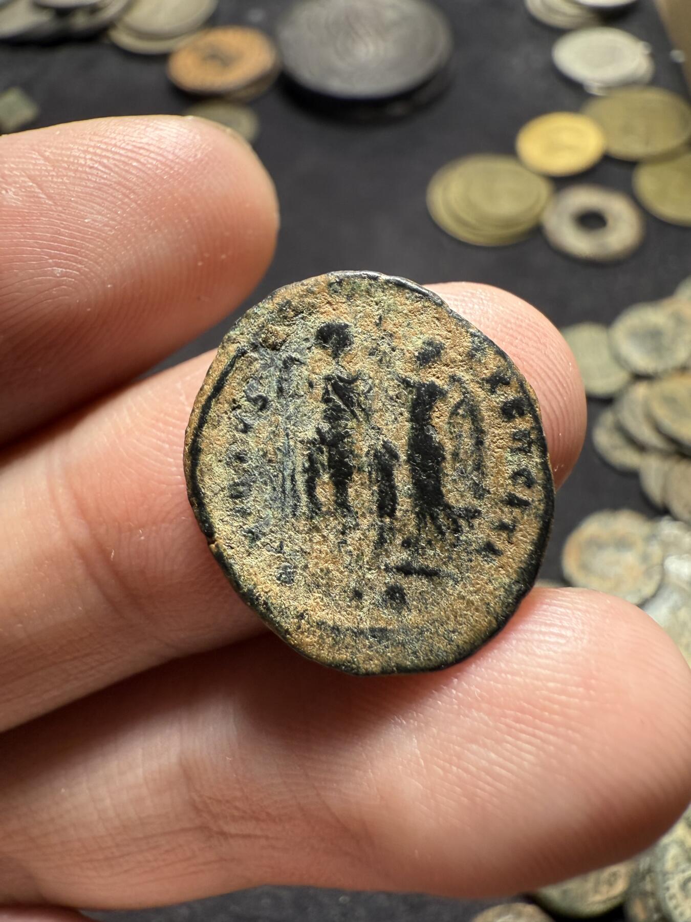南宋泉阁俄币 外币 国币 专场第八期 古罗马 公元383-408年 东罗马皇帝 阿卡狄乌斯铜币 背逆 个头偏大 品相还行