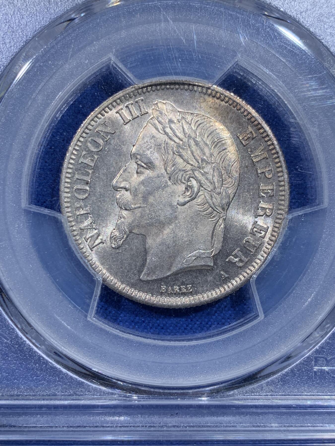 《竞宝斋》第367场 周日，周一 2场连拍 （全场包邮） PCGS MS62 法国1868年A版拿破仑三世2法郎银币，少见面值，流通充分，高分比5法郎少见很多。此枚银光丝滑如水，强烈转光，鹰毛纤毫毕现，状态好于分数！