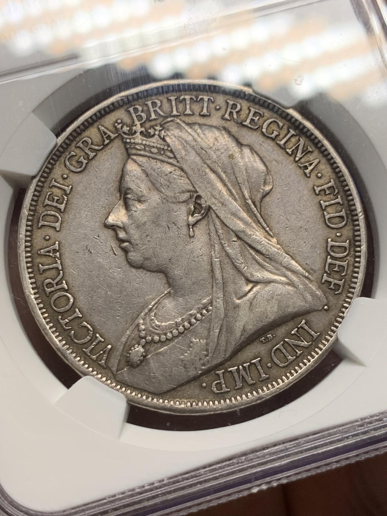 《竞宝斋》第367场 周日，周一 2场连拍 （全场包邮） NGC AU50 英国1893年维多利亚披纱马剑克朗银币 原味 好细节