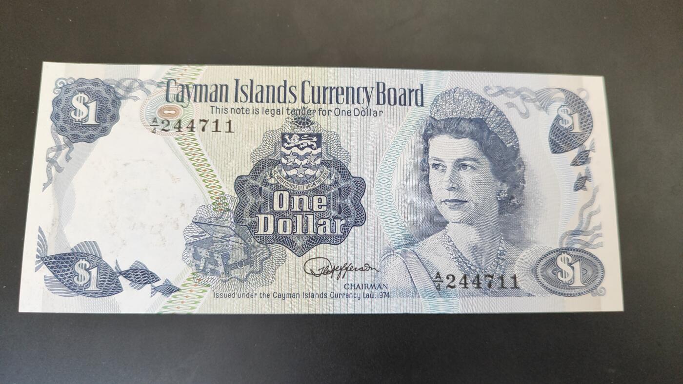 全新unc，开曼群岛1974年一元纸币