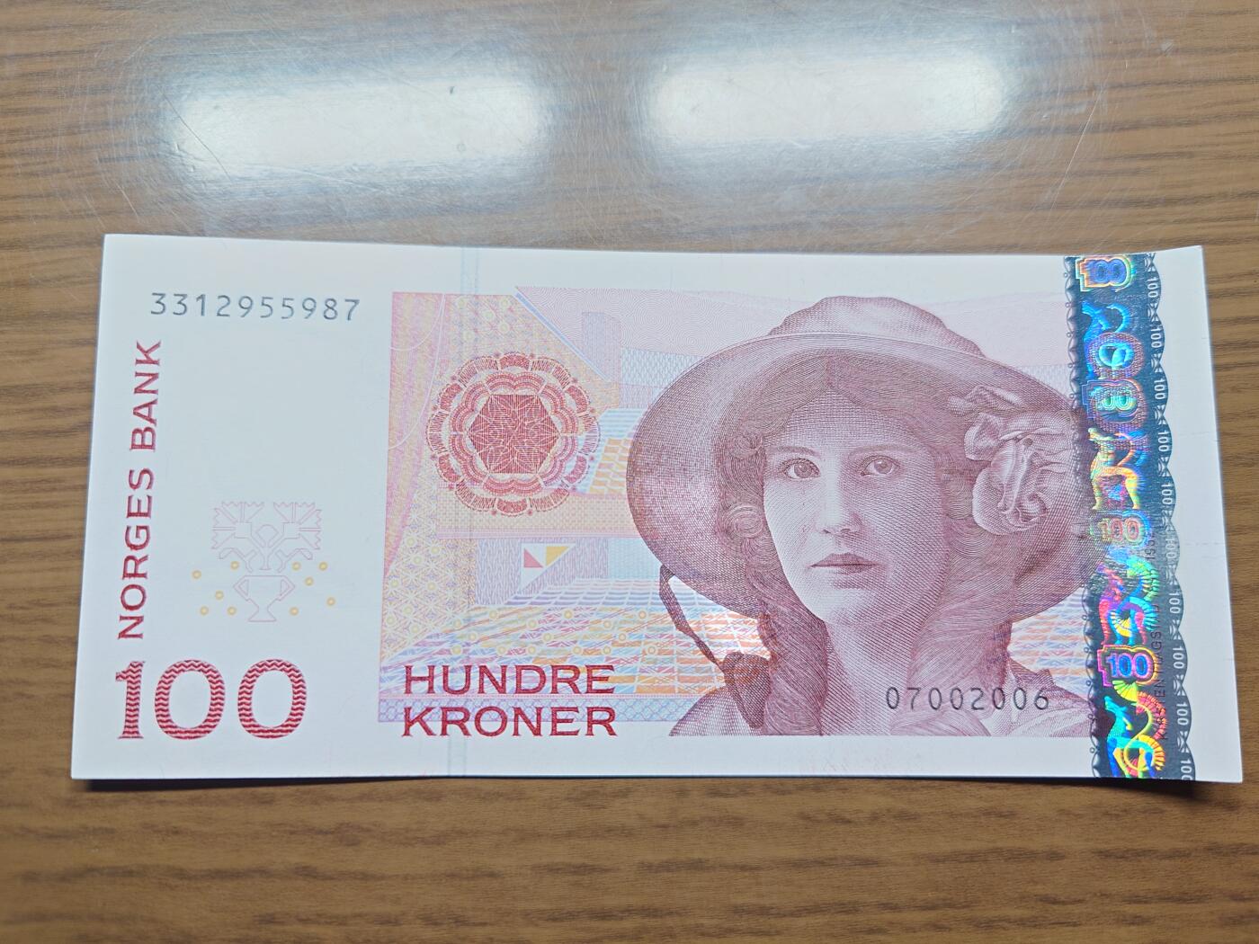 免佣金～1996年巴哈马 1，缅甸白象20000纪念钞，2006挪威100等剩货团购任选 2006年挪威100克朗 全新绝品无4尾号987