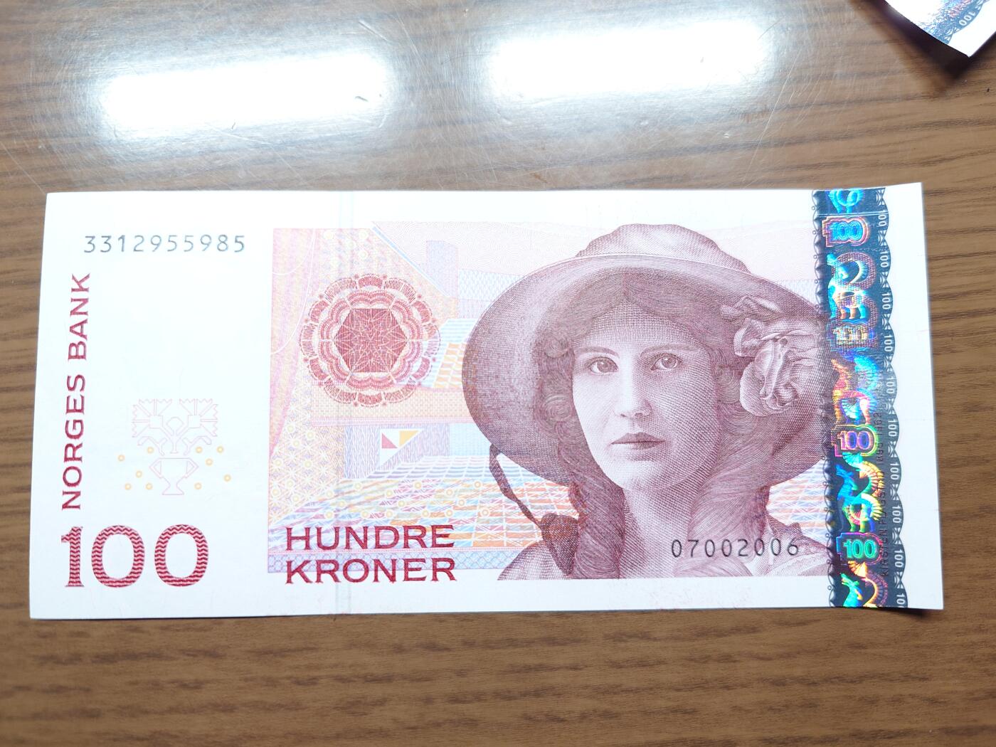 免佣金～1996年巴哈马 1，缅甸白象20000纪念钞，2006挪威100等剩货团购任选 2006年挪威100克朗 全新绝品无47尾号985