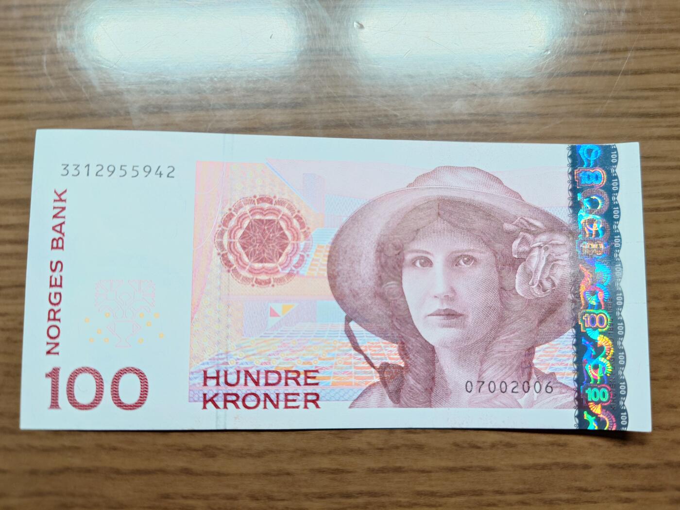 免佣金～1996年巴哈马 1，缅甸白象20000纪念钞，2006挪威100等剩货团购任选 2006年挪威100克朗 全新绝品尾号942