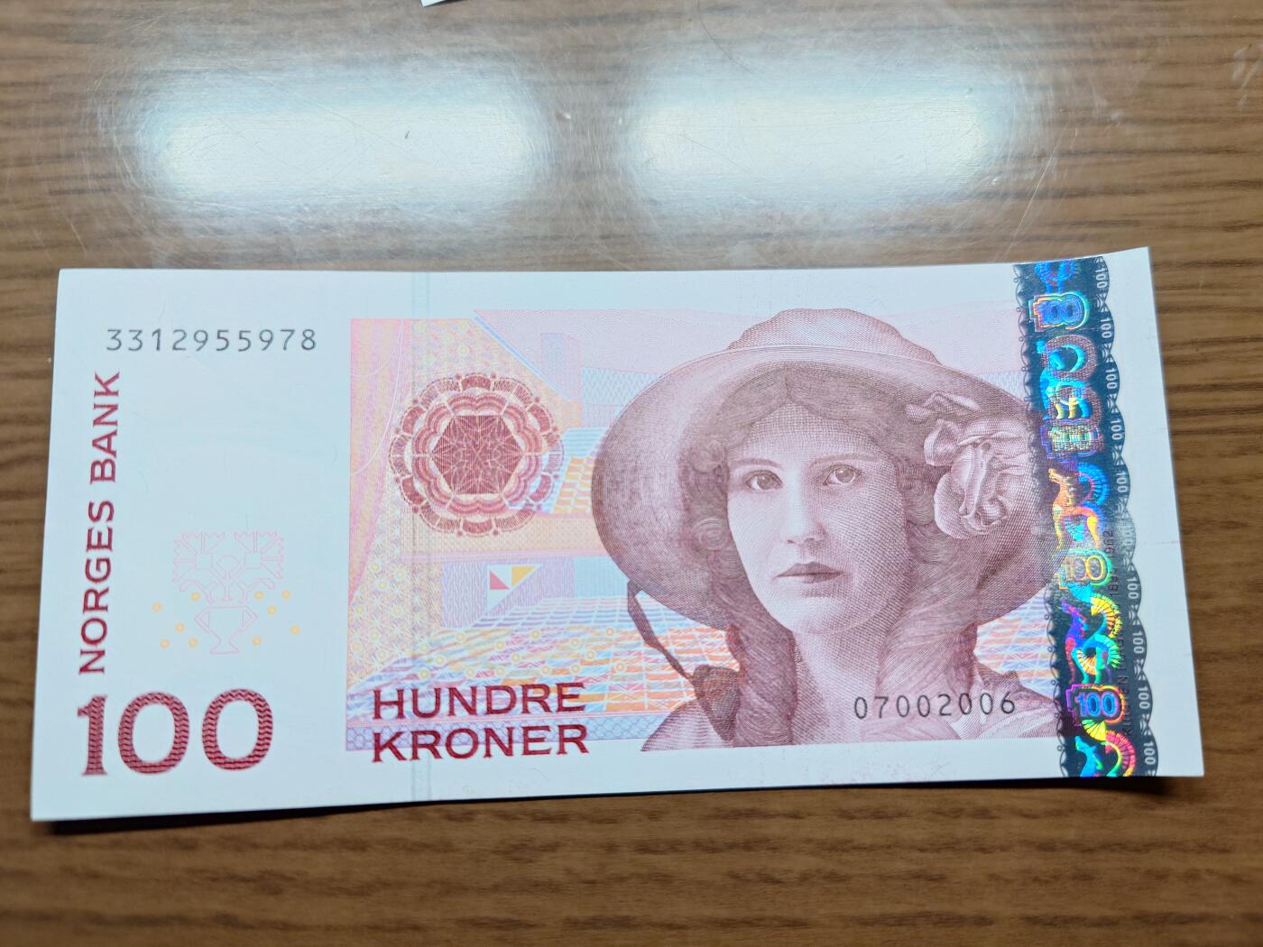 免佣金～1996年巴哈马 1，缅甸白象20000纪念钞，2006挪威100等剩货团购任选 2006年挪威100克朗 全新绝品无4尾号978