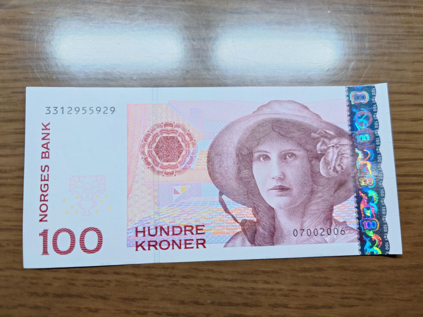 免佣金～1996年巴哈马 1，缅甸白象20000纪念钞，2006挪威100等剩货团购任选 2006年挪威100克朗 全新绝品无47尾号929