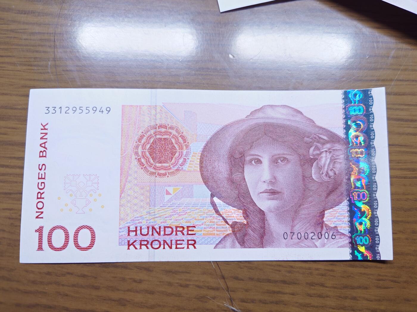 免佣金～1996年巴哈马 1，缅甸白象20000纪念钞，2006挪威100等剩货团购任选 2006年挪威100克朗 全新绝品尾号949