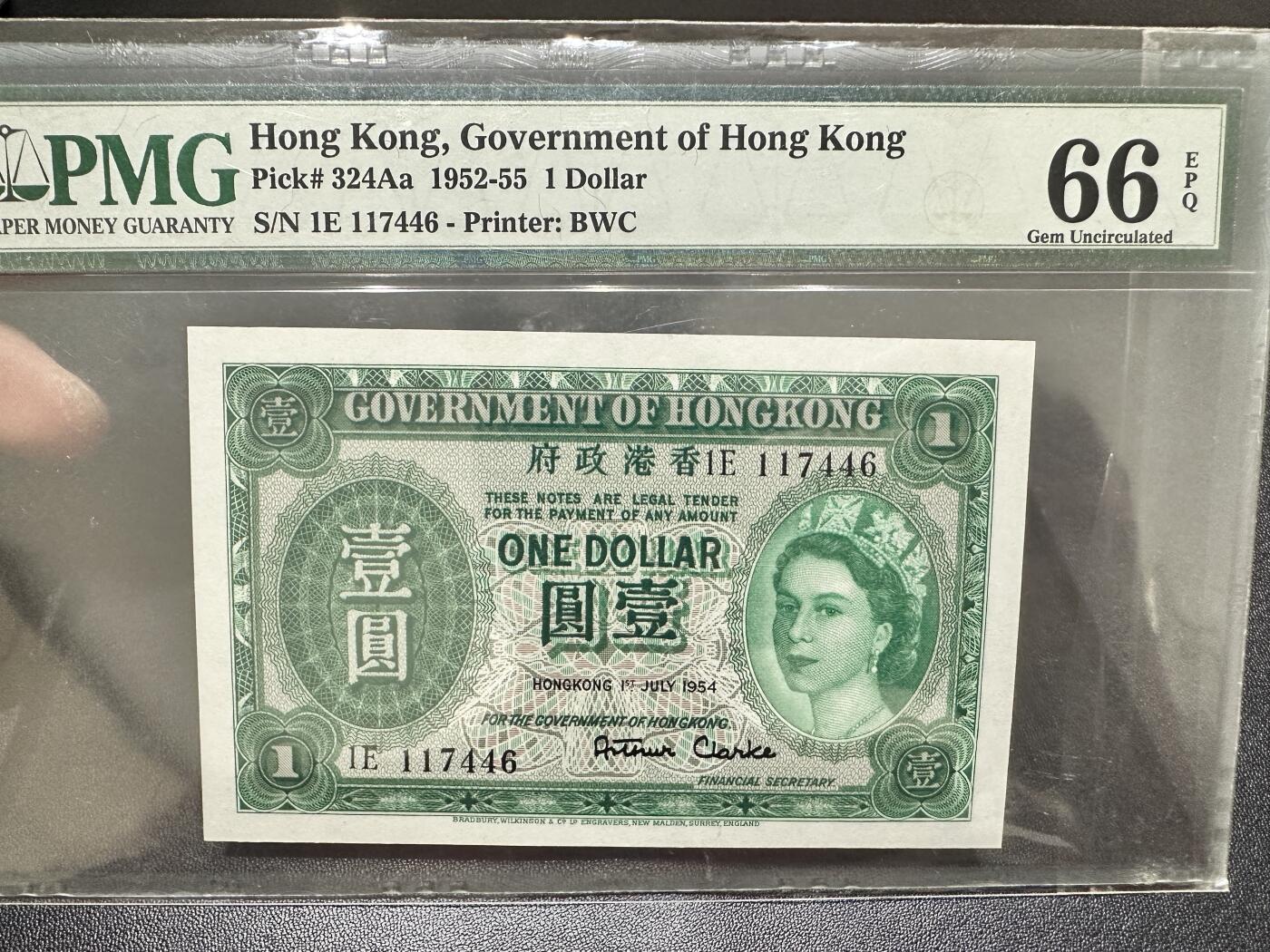 《外钞收藏家》第五百一十七期（五一假期畅拍场）（本平台长期征集拍品、欢迎联系） 1954年香港政府1元 女王 PMG66 BWC作品 尾46