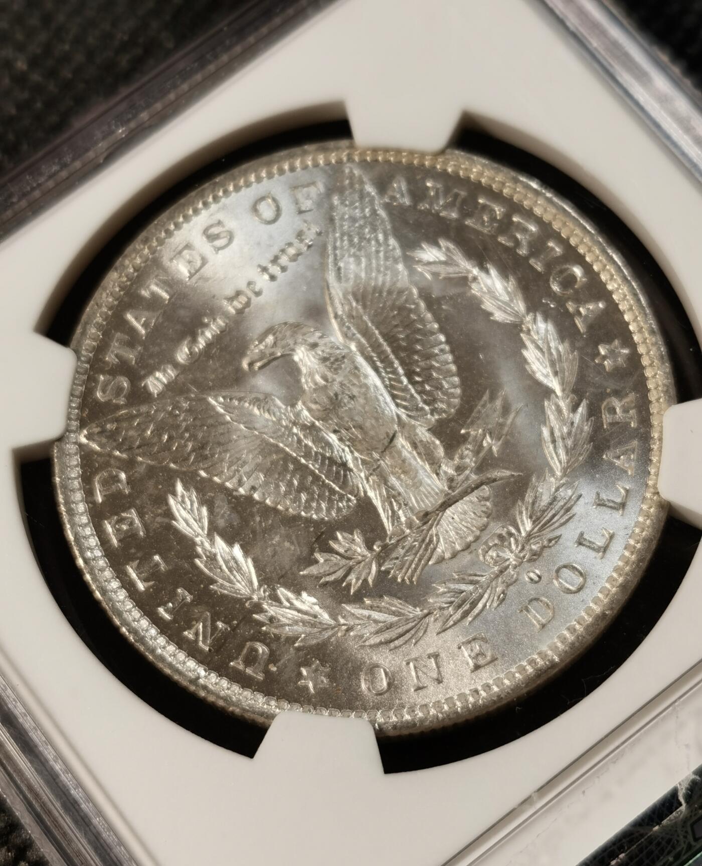 “银华永恒·摩根之光” 甄臻铺-摩根专场（第11期）送拍享返佣金等优惠多多 NGC-MS65 1884年O版摩根，老盒子，PL质感