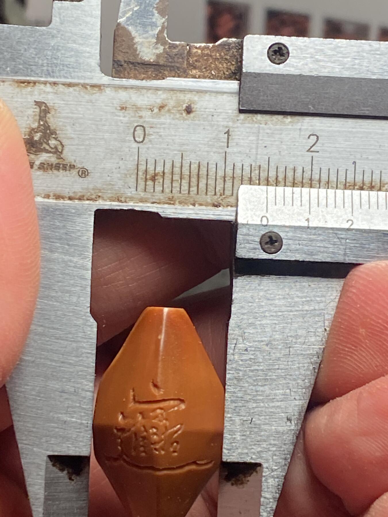 福利苏工核雕纯手工雕刻，10年老铁核手工二花多边形三通，尺寸1。5x2.65喜欢的来价格不贵
