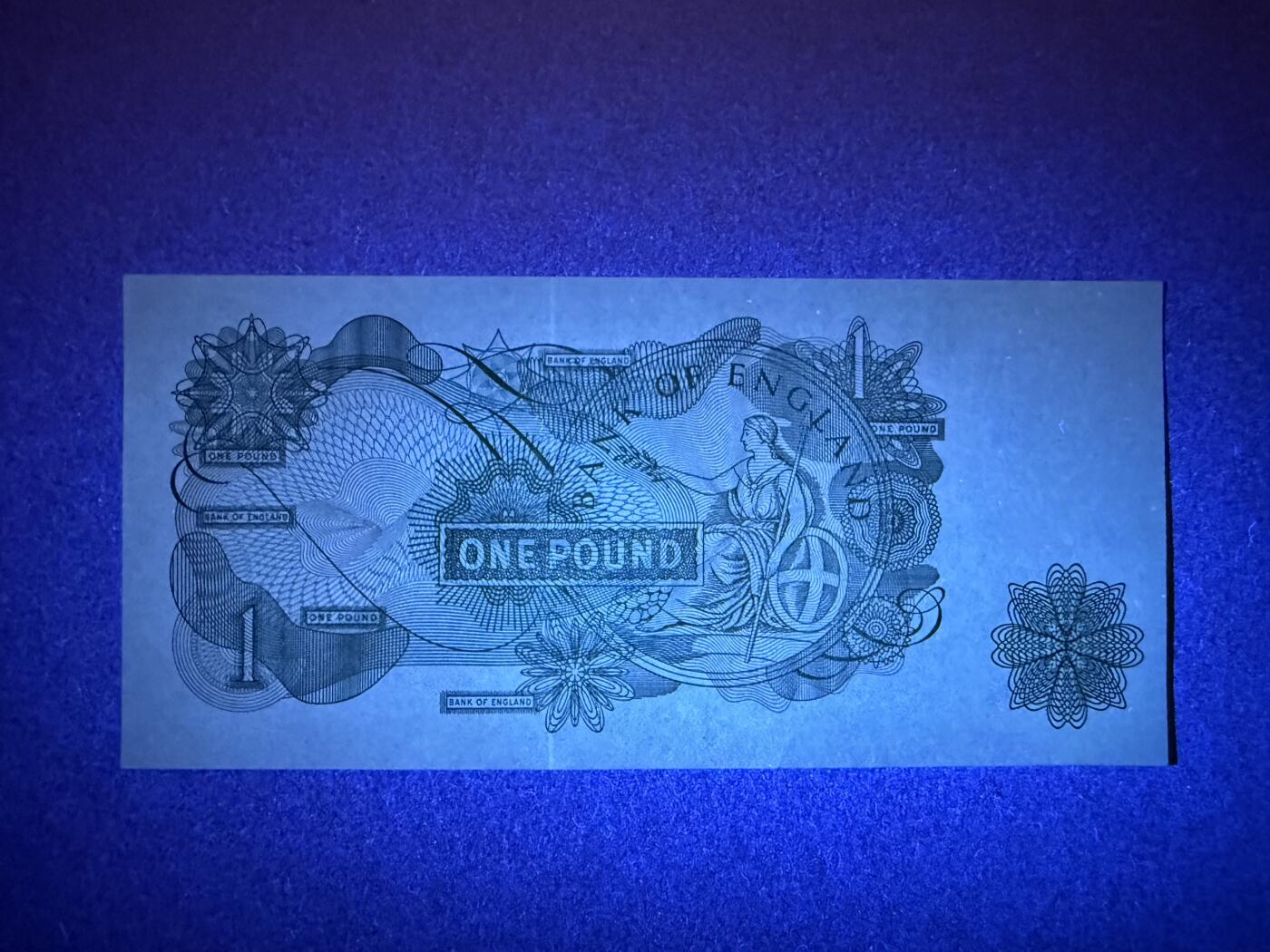 《艾美收藏》第194期-周六外币荟萃畅拍场 英格兰1镑 UNC C序列 无47