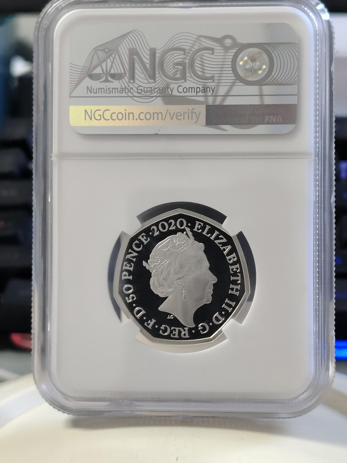 第168期拍卖【长期征集拍品】 英国2020年自然博物馆恐龙系列禽龙精制彩色银币NGC-PF69原盒证书，925银，8克，发行量7000枚