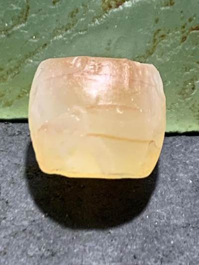 高玉化风化纹糖果玛瑙桶珠一颗。， - 高玉化风化纹糖果玛瑙桶珠一颗。，