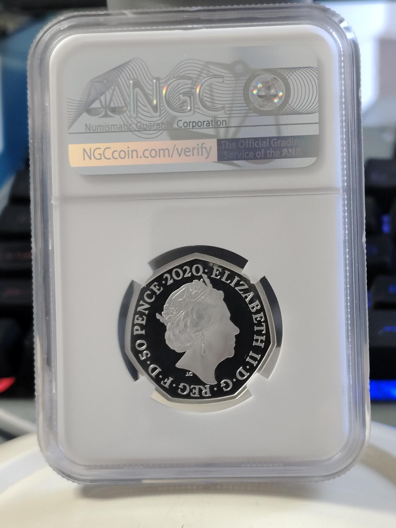 第168期拍卖【长期征集拍品】 英国2020年维尼熊和它的小伙伴系列2彩色纪念银币NGC-PF70原盒证书，925银，8克，发行量18000枚