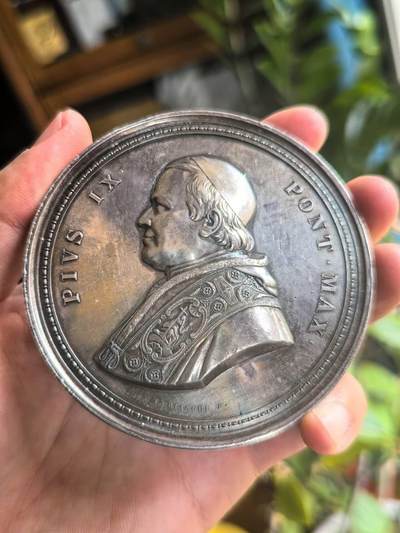 1877年意大利银章，庇护九世的禧年。83mm289克。  - 1877年意大利银章，庇护九世的禧年。83mm289克。 