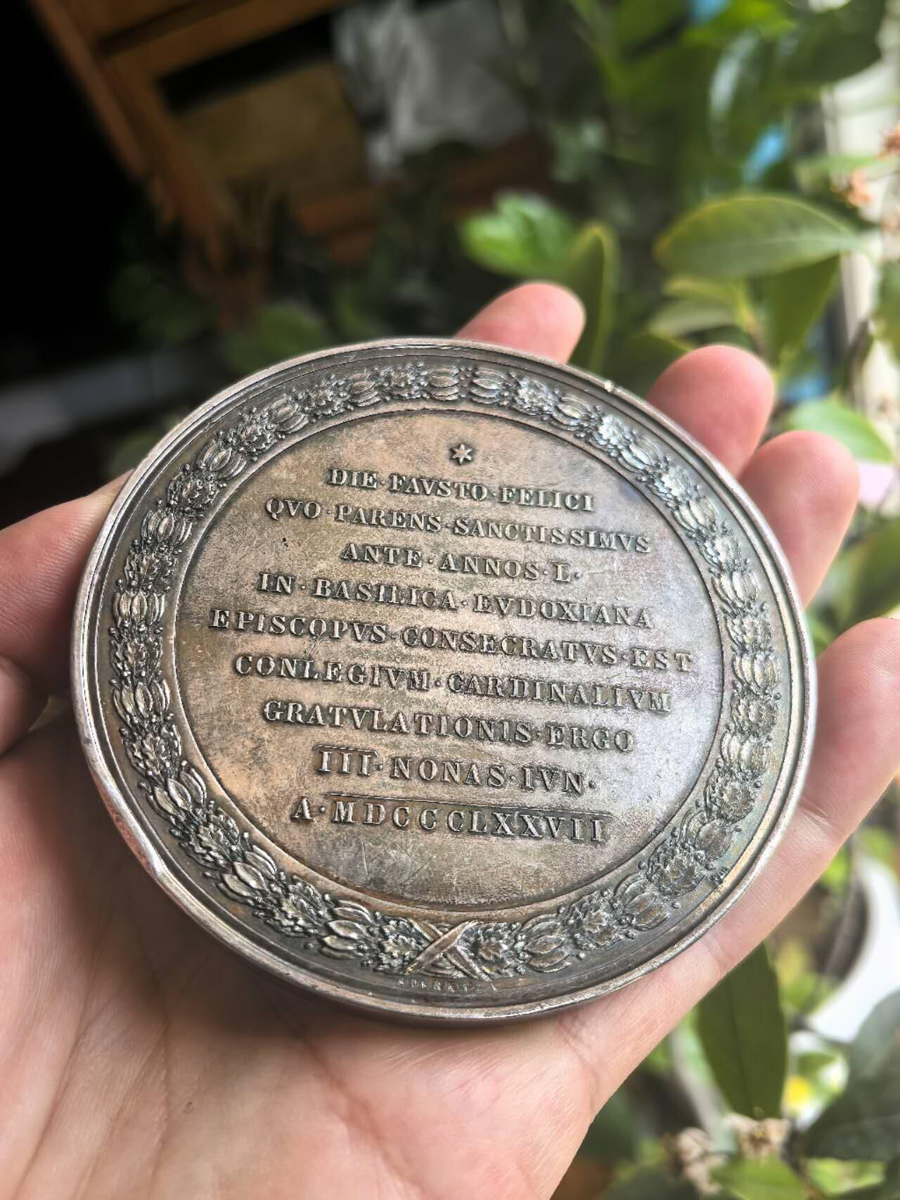 1877年意大利银章，庇护九世的禧年。83mm289克。 