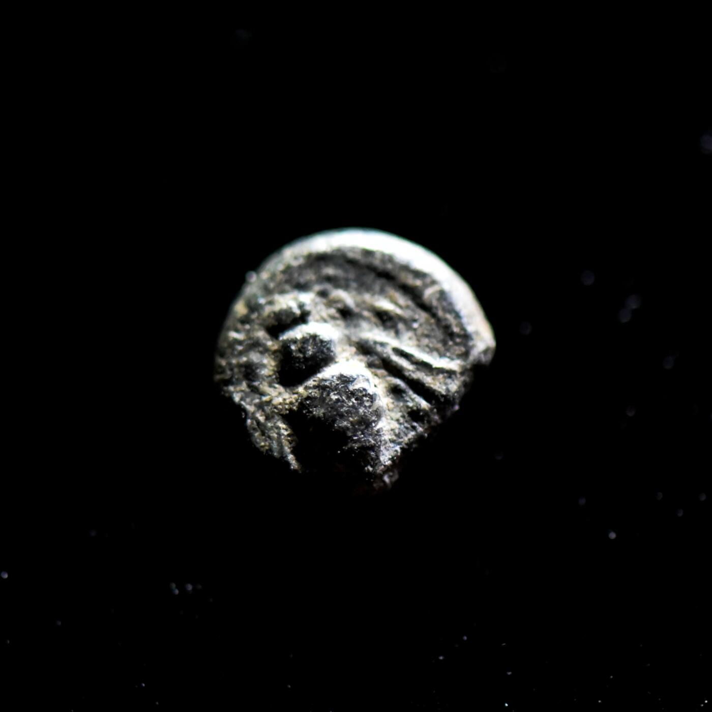 【良泉】第三十三期，5月15日晚19:30拍卖，古希腊 古罗马 古波斯 丝绸之路古代钱币100组  【微型铜币】直径6-7毫米，重0.42克，公元前350年左右【古希腊】以弗所，蜜蜂/鹿首，铜币