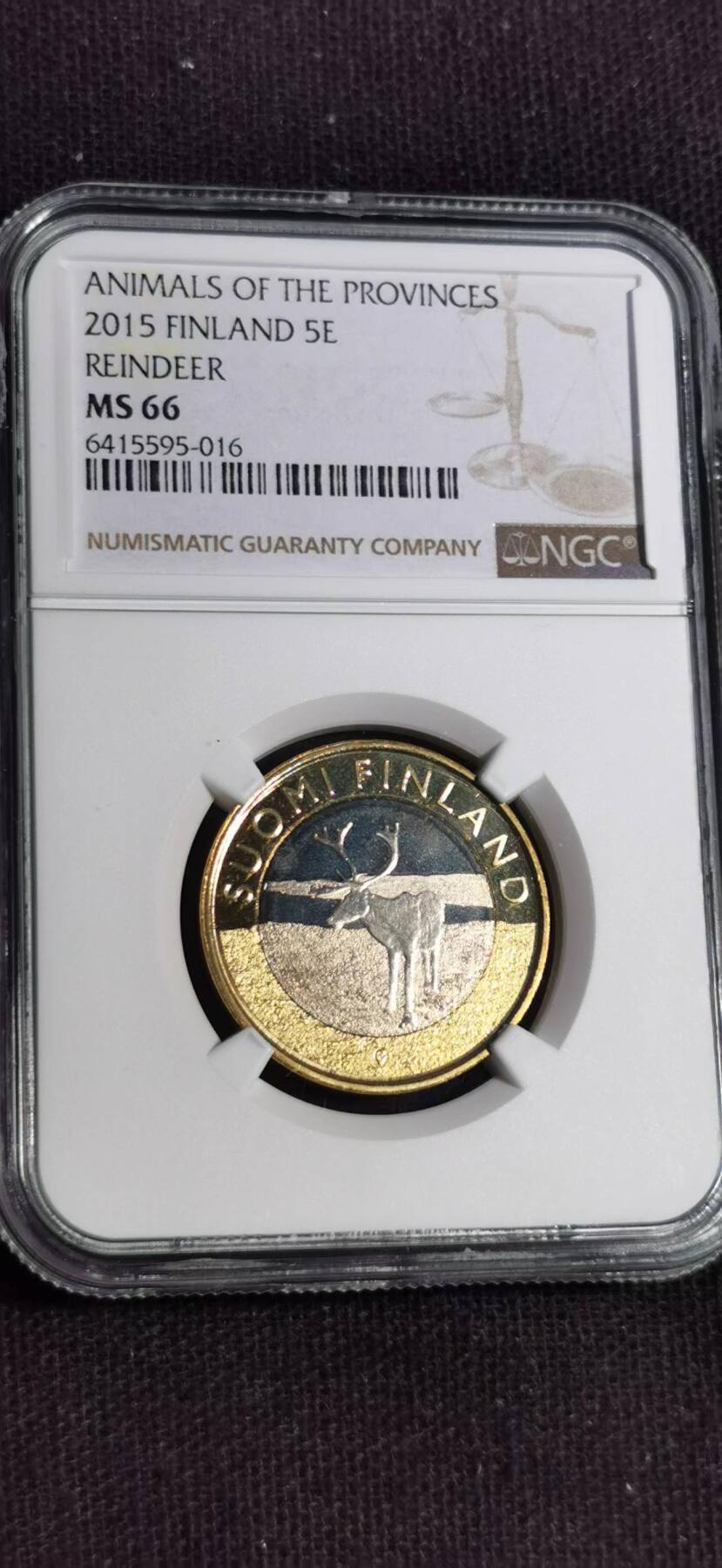 刘世昌艺术品销售中心～虎踞龙蟠*金杨在线联拍群第513期 芬兰2015年“拉普兰驯鹿”5欧双金属纪念币（NGC    MS66    串号：6415595-016）1枚。此币荣获当年“世界硬币大奖赛～最佳双金属币”大奖。