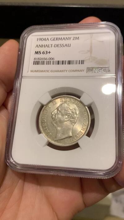 《竞宝斋》第369场 周日，周一 2场连拍 （全场包邮） NGC MS63+ 德国 1904 安哈特-德绍流通长翅 2马克银币 单年发行的小邦流通品种 丝滑状态 低评了