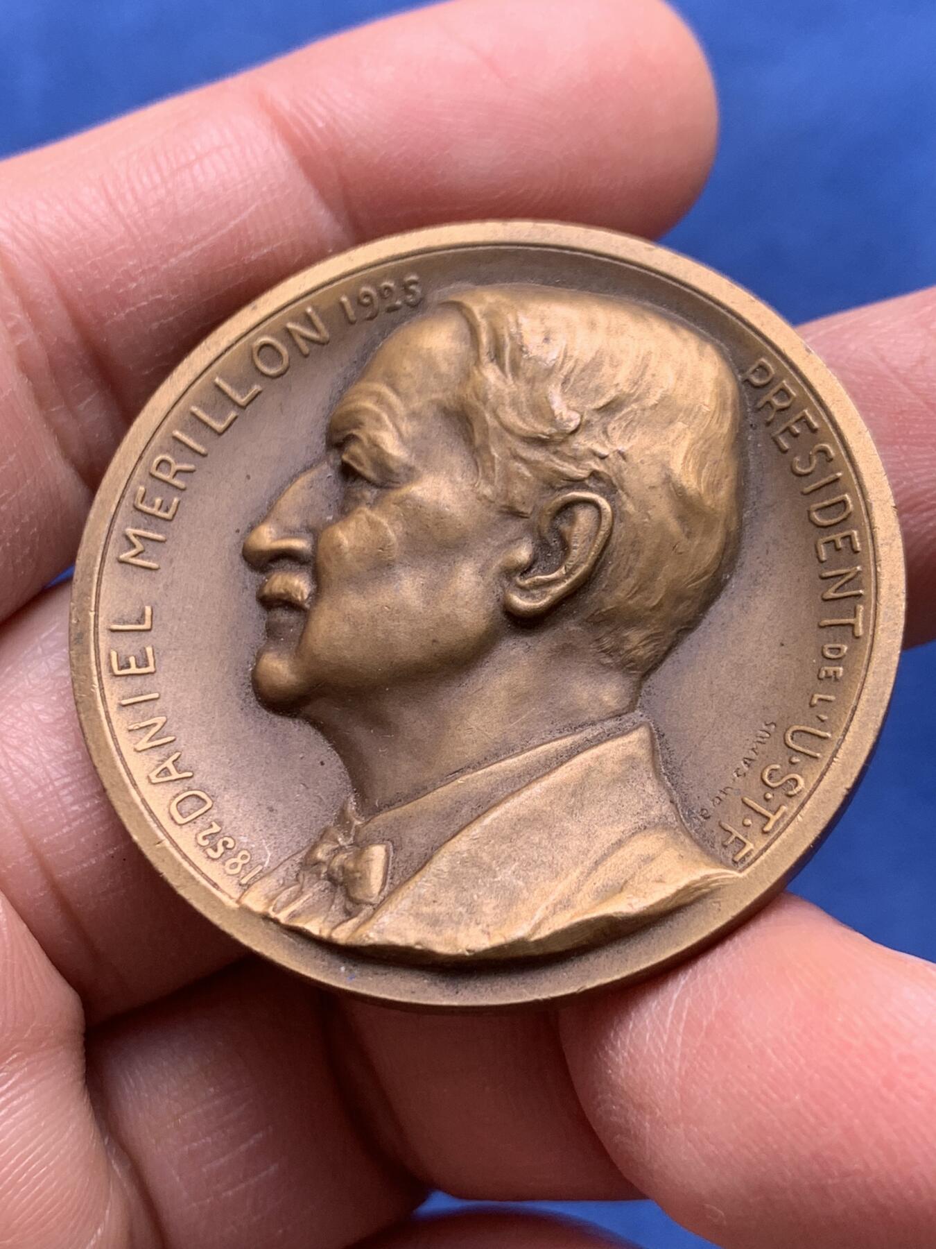 《竞宝斋》第369场 周日，周一 2场连拍 （全场包邮） 法国1928年工人体育联合会纪念铜章 总部在凡尔赛 30.1克 40.9mm 三角铜标