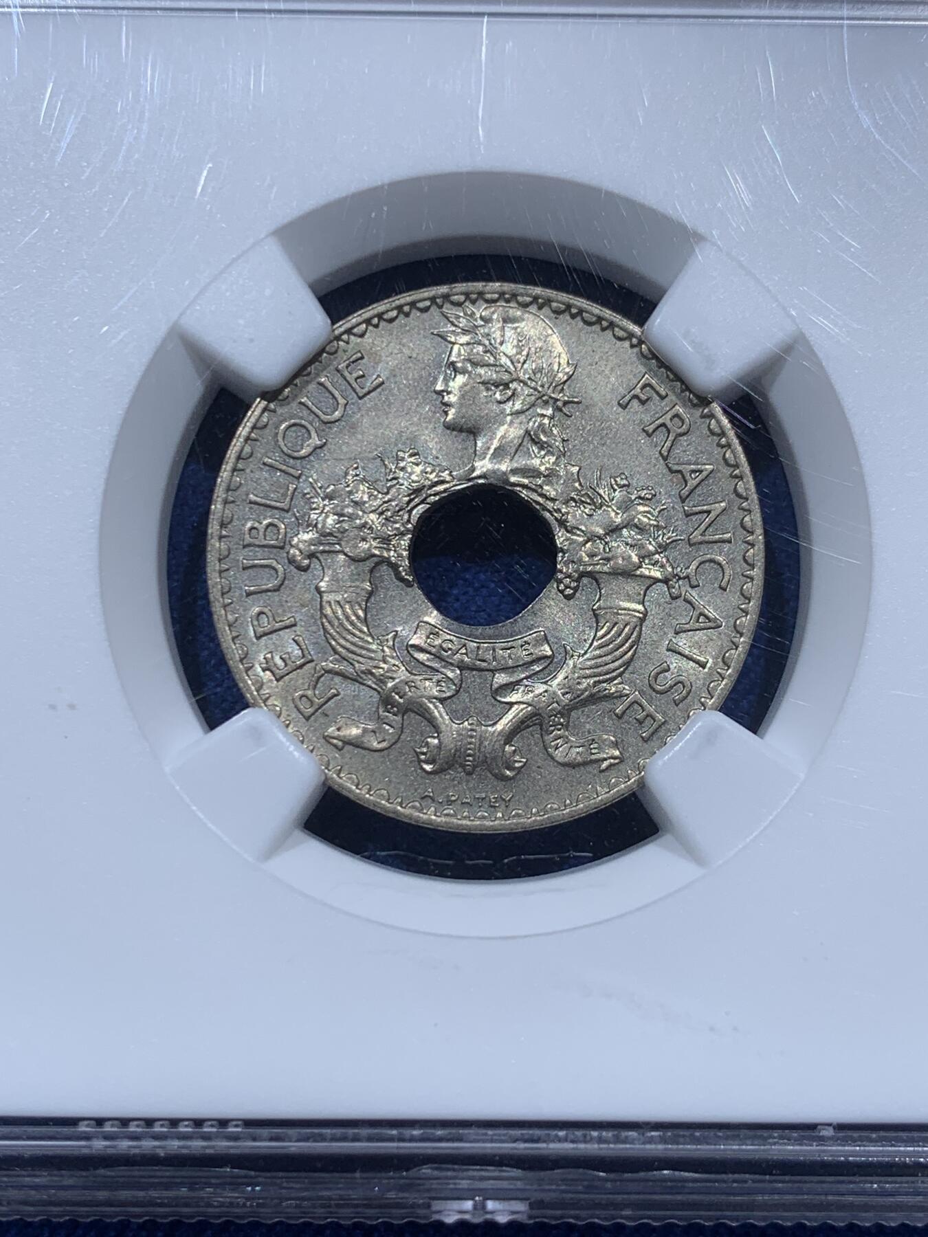 《竞宝斋》第369场 周日，周一 2场连拍 （全场包邮） NGC MS65 法属印度支那1938年5分