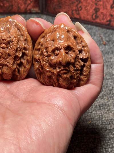 苏工核雕纯手工雕刻，核桃达摩，老籽，老苏工，个性饱满，尺寸3。95好玩又立体，喜欢的来 - 苏工核雕纯手工雕刻，核桃达摩，老籽，老苏工，个性饱满，尺寸3。95好玩又立体，喜欢的来