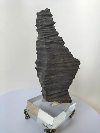 [4月6日奇珍异宝评级卡] - 哈密盆地戈壁料—【宝塔。天然原石，完整保真，型、色、音俱佳。（规格:17×8.5×5.9cm,重500.05g)。多单石头满1000元包邮，与磁卡合并1500以上包邮，1500以下补10元邮费（港澳台另议）。