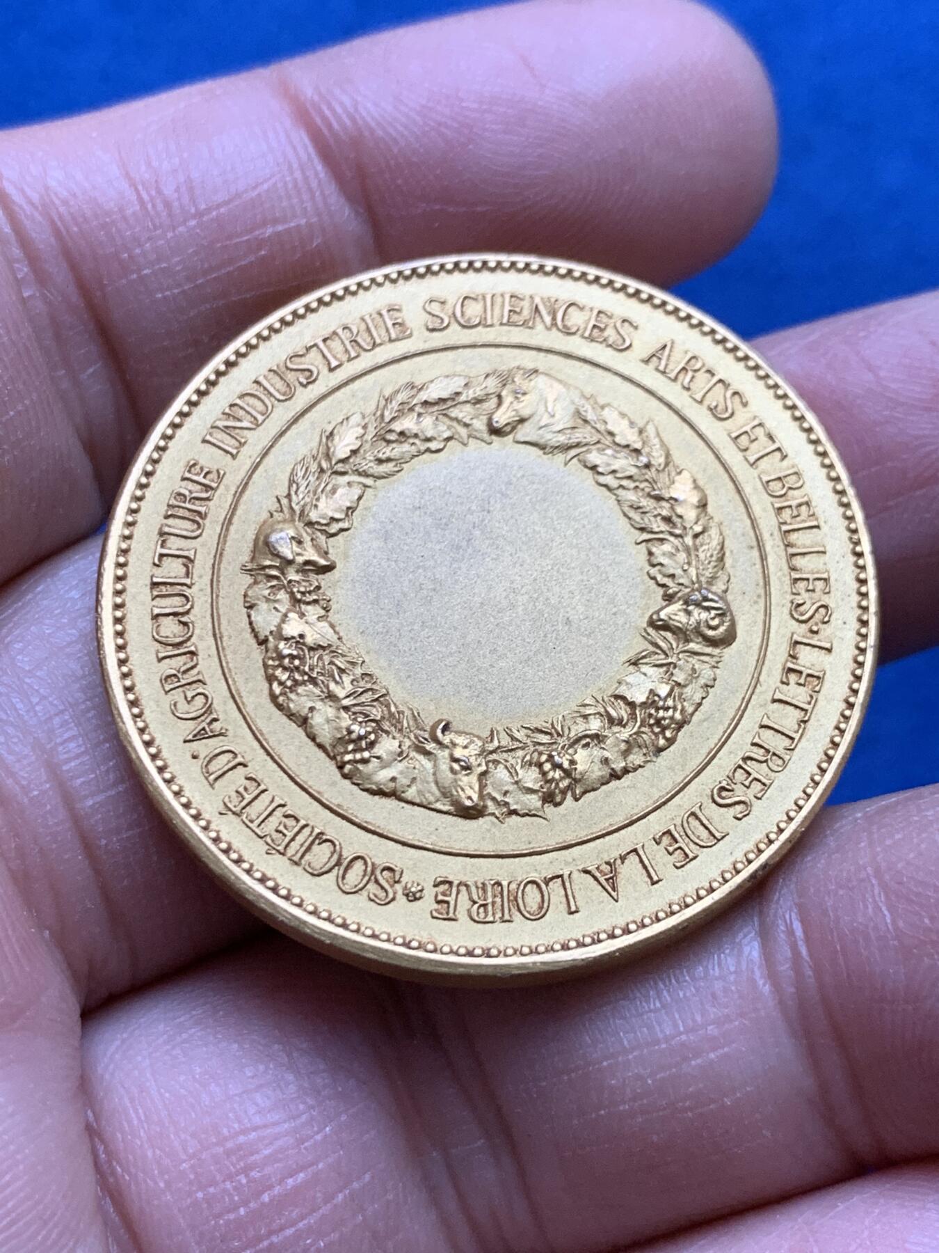 《竞宝斋》第370场 周日，周一 2场连拍 （全场包邮） 法国戎装玛丽安娜镀金铜章 带盒 26.4克 36.3mm 丰饶角铜标