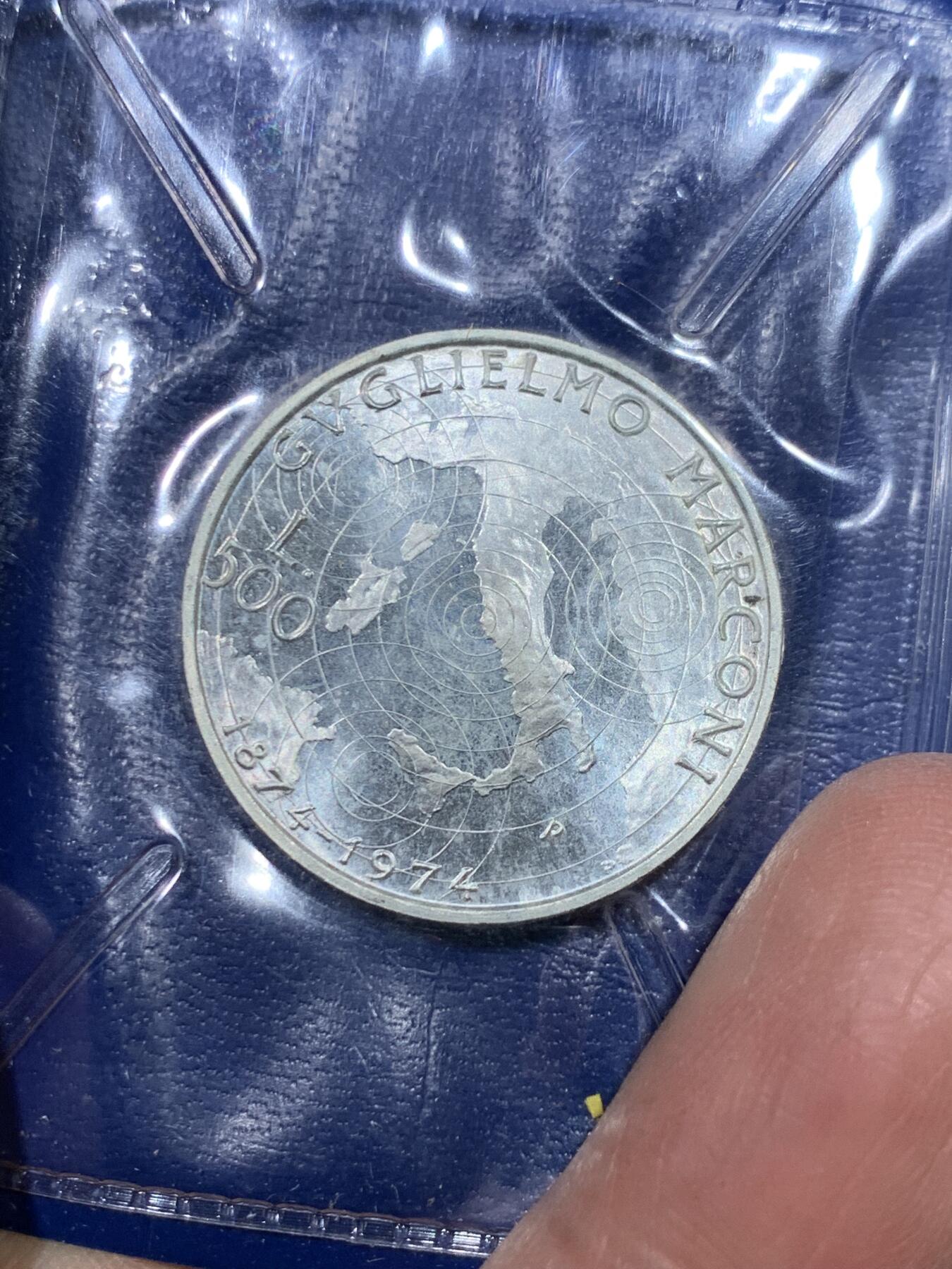 《竞宝斋》第370场 周日，周一 2场连拍 （全场包邮） 小钱包 意大利1974年无线电报之父伽利尔摩·马可尼诞辰100周年500里拉纪念银币 背面意大利地图配无线电花纹很有设计感