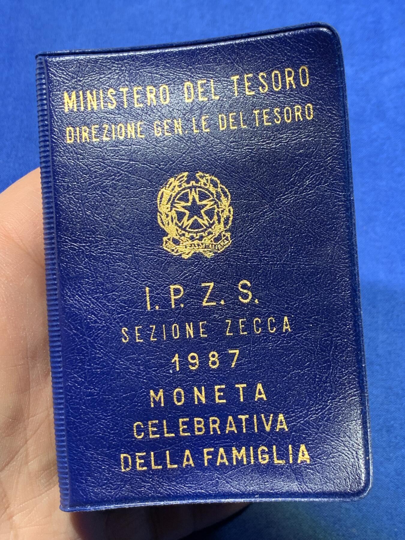 《竞宝斋》第370场 周日，周一 2场连拍 （全场包邮） 意大利 1987年 家庭日 500里拉 银币 原封装 带证书