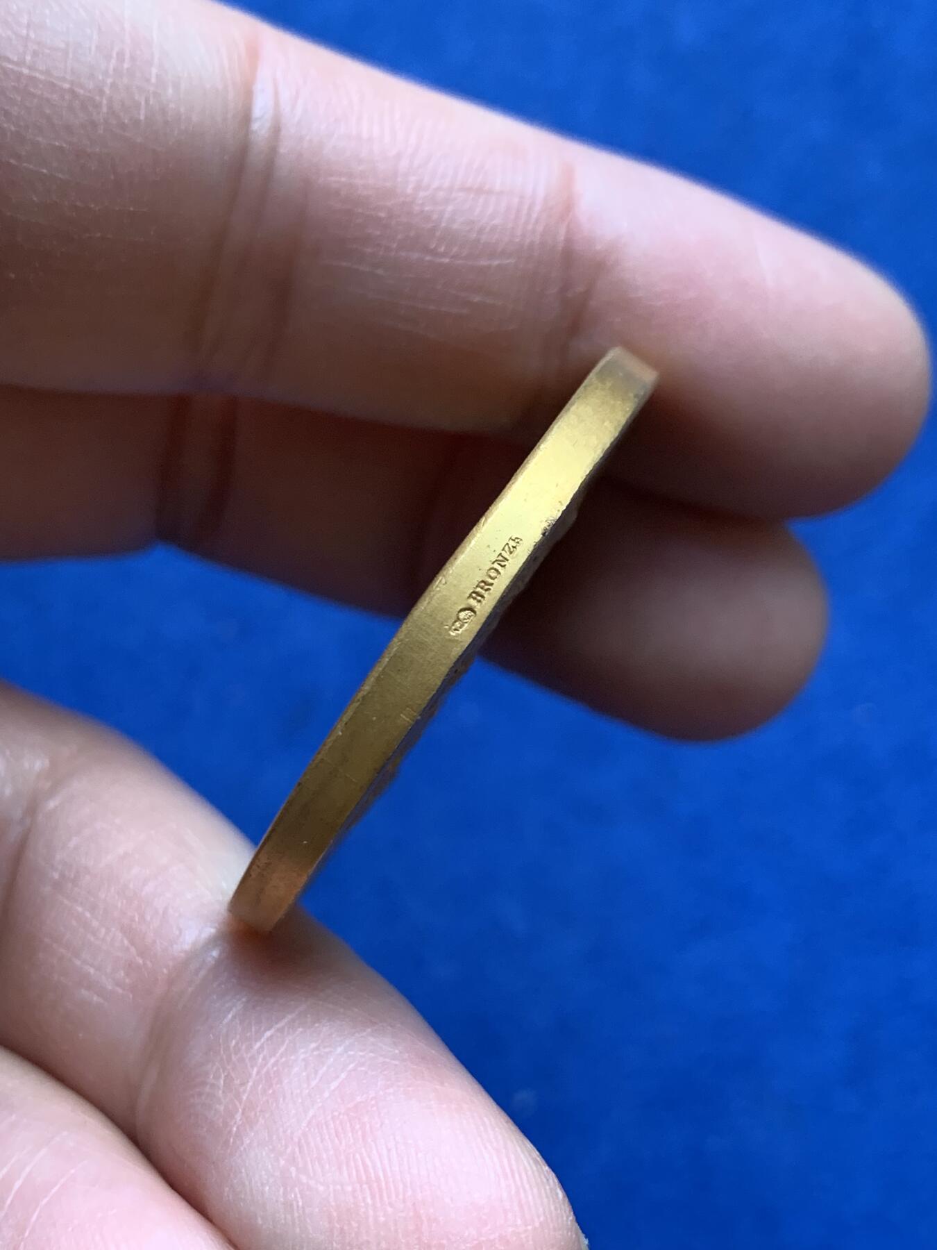 《竞宝斋》第370场 周日，周一 2场连拍 （全场包邮） 法国戎装玛丽安娜镀金铜章 带盒 26.4克 36.3mm 丰饶角铜标