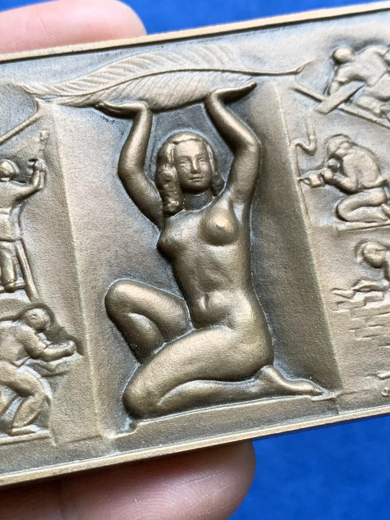 《竞宝斋》第370场 周日，周一 2场连拍 （全场包邮） 法国国家建筑联合会纪念铜方章 210克 56.8*82.5mm 1975 丰饶角铜标 带盒