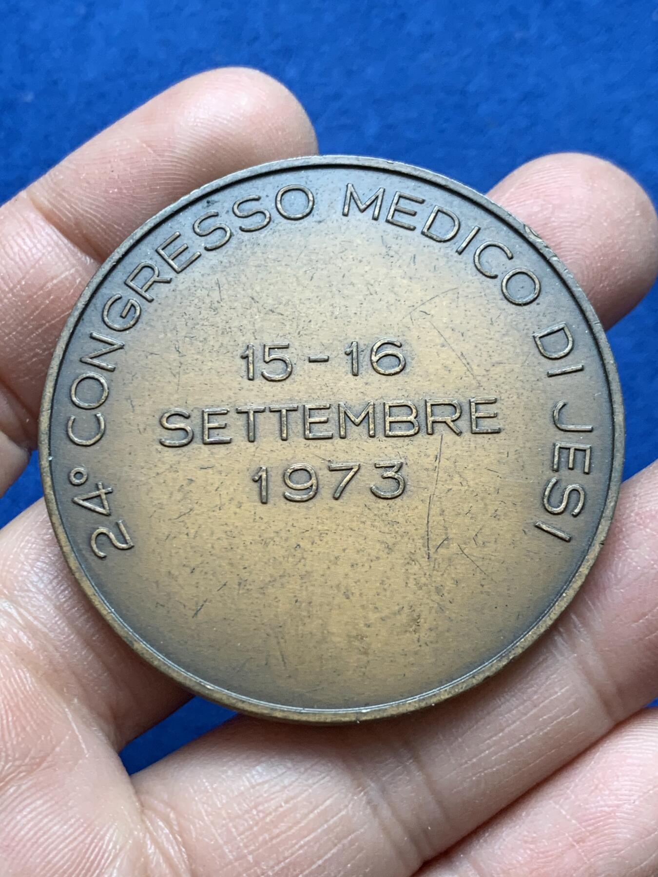 《竞宝斋》第370场 周日，周一 2场连拍 （全场包邮） 塞滕布雷 1973 医学大会 铜章 57.7克 49mm