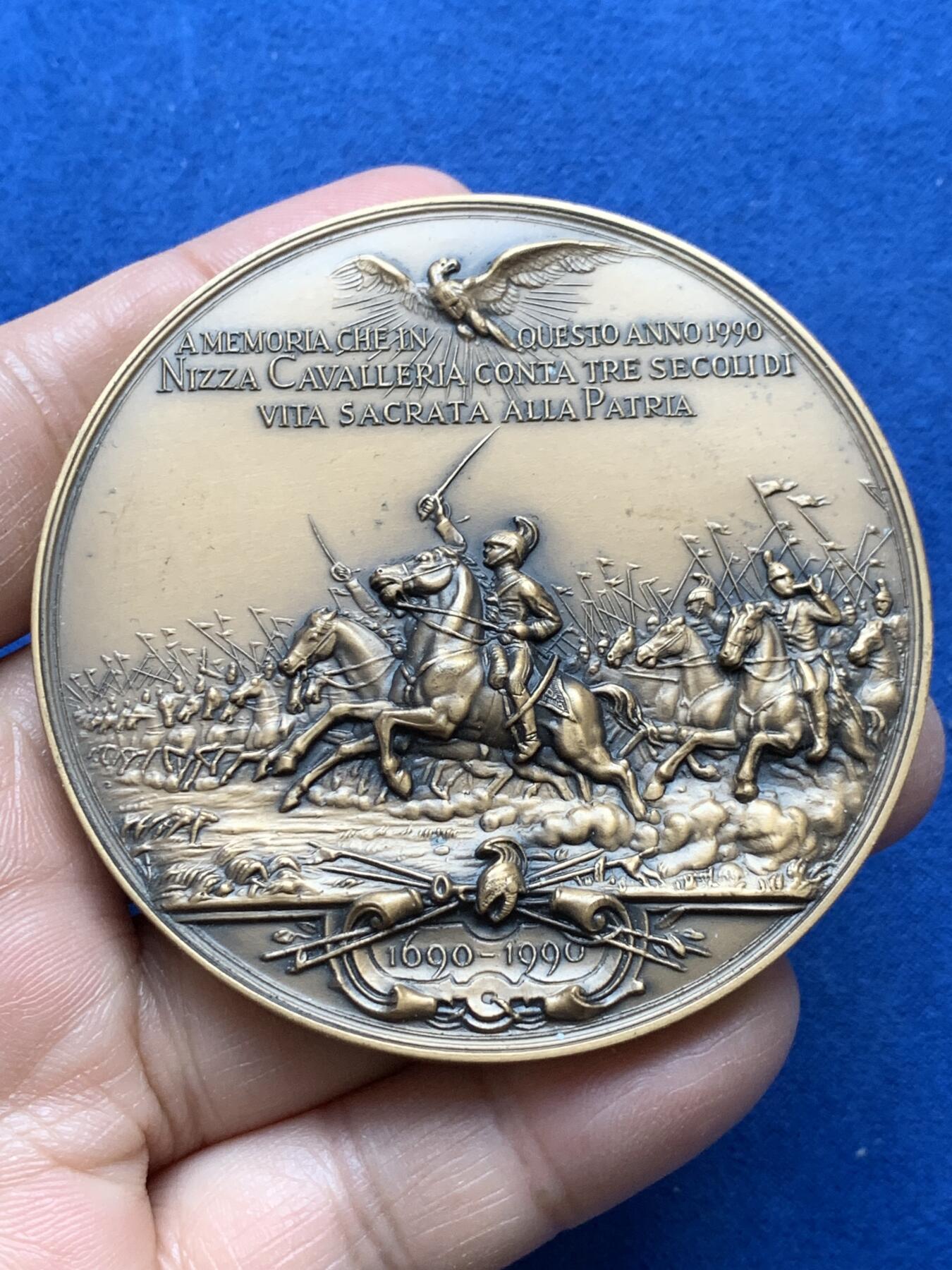 《竞宝斋》第370场 周日，周一 2场连拍 （全场包邮） 1690-1990年300周年铜章 135.6克 67.5mm