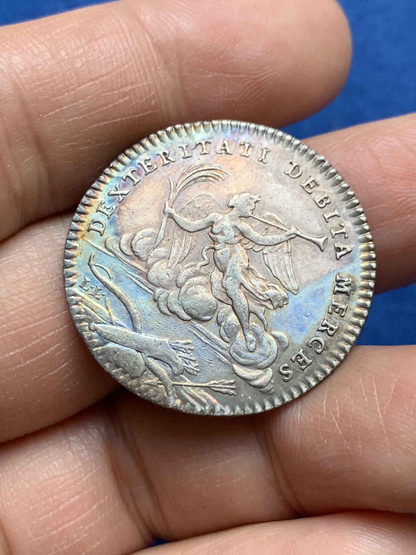 《竞宝斋》第370场 周日，周一 2场连拍 （全场包邮） 法国路易十五时期里昂射箭和火枪协会银质奖牌 稀有原版 30mm