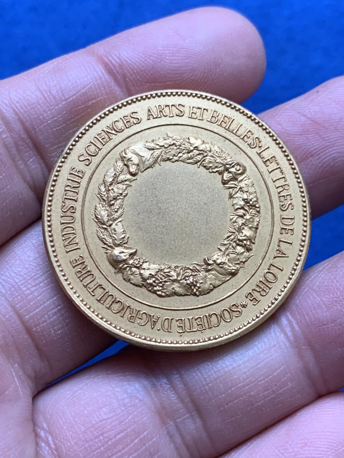 《竞宝斋》第370场 周日，周一 2场连拍 （全场包邮） 法国戎装玛丽安娜镀金铜章 带盒 26.4克 36.3mm 丰饶角铜标