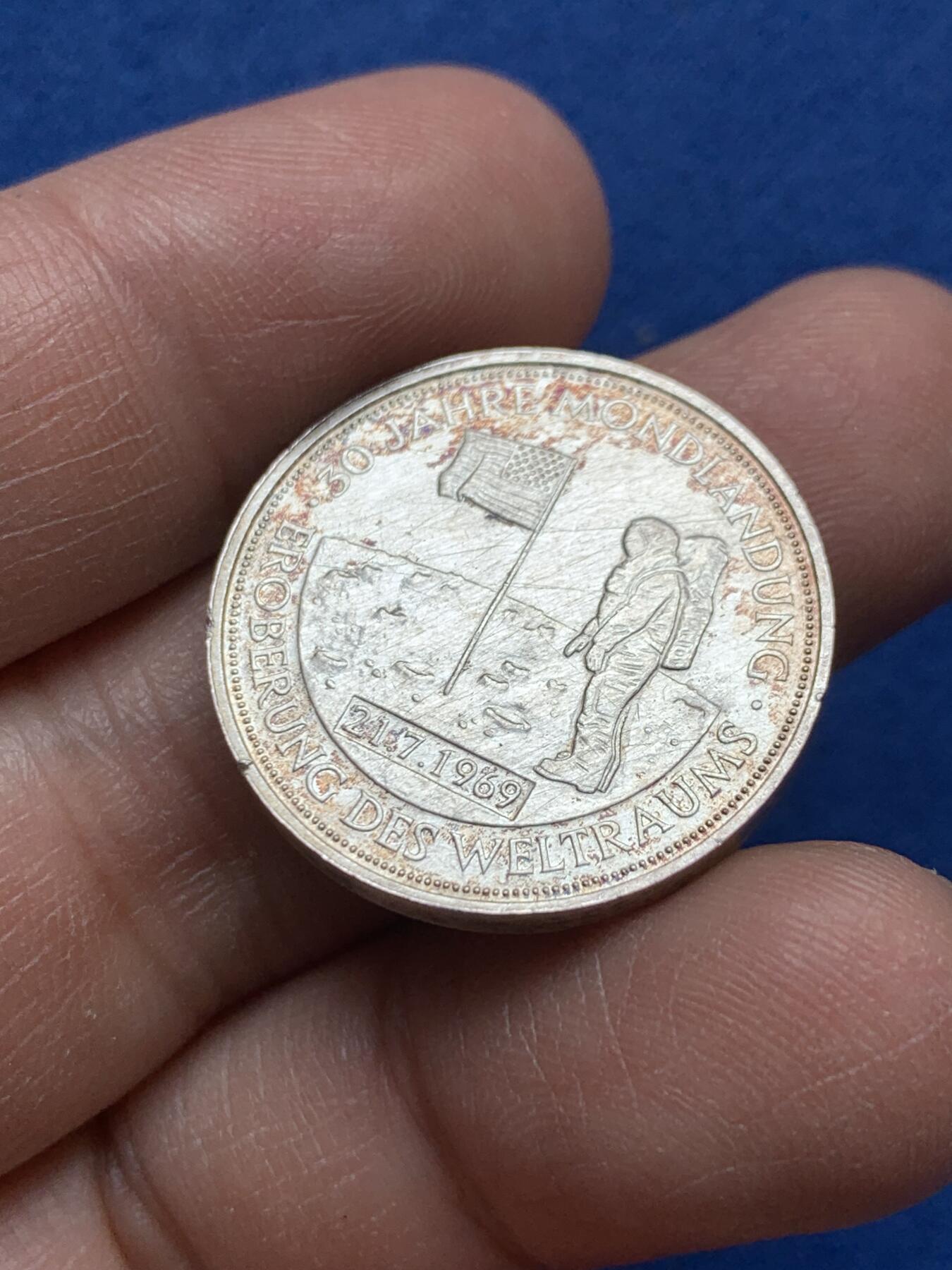 《竞宝斋》第370场 周日，周一 2场连拍 （全场包邮） 	德意志联邦共和国 银质纪念章 美国 1969 登月图案 999纯银 10克 26mm