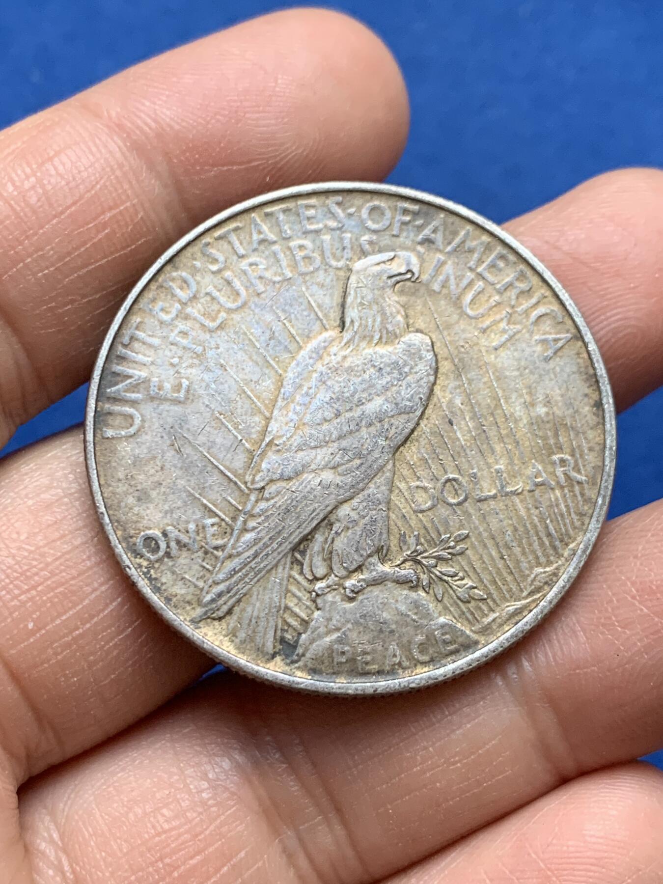 《竞宝斋》第370场 周日，周一 2场连拍 （全场包邮） 美国1922和平银币 浓厚黑包浆 老味道很不错