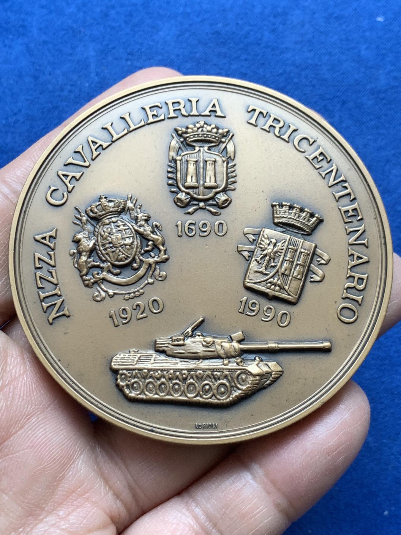 《竞宝斋》第370场 周日，周一 2场连拍 （全场包邮） 1690-1990年300周年铜章 135.6克 67.5mm